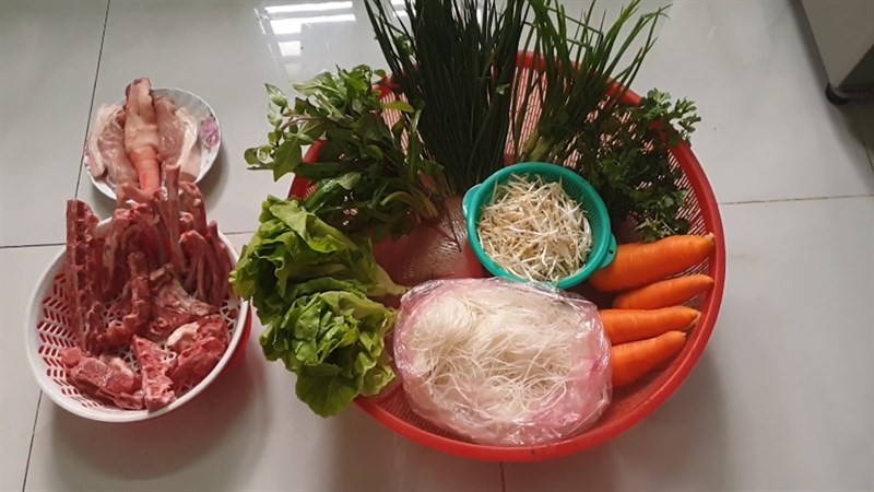 Nguyên liệu chính cho món hủ tiếu đuôi heo