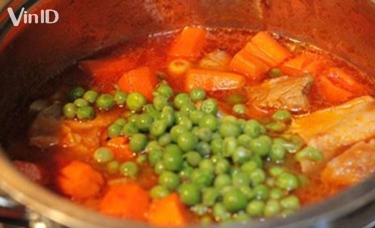 Hầm sườn non nấu đậu Hà Lan