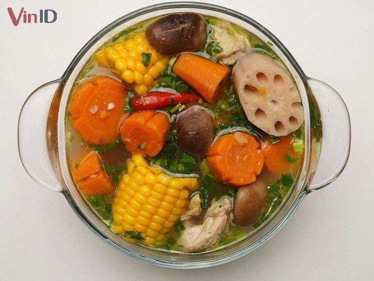Món gà hầm củ sen 