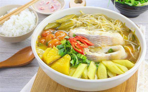 Món canh chua cá với dứa sau khi hoàn thành