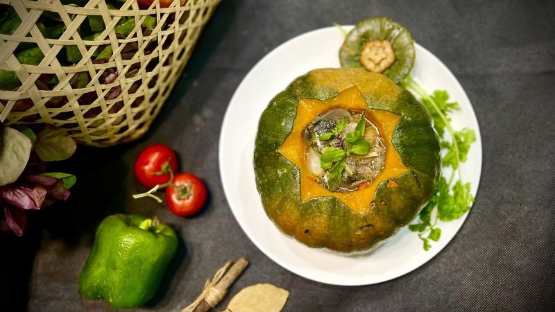 Gà ác hấp bí đỏ ngọt thơm, cách nấu gà ác ngon và bổ dưỡng cho mọi lứa tuổi