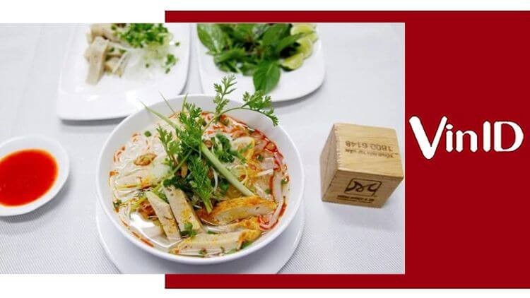 Thành phẩm bát bún chả cá Nha Trang nóng hổi, thơm ngon hấp dẫn