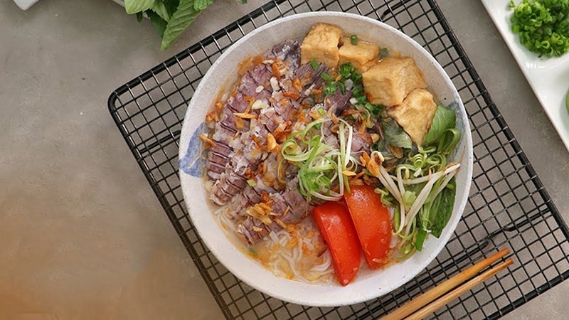 Tô bún bề bề (tôm tít) ngọt thanh, hấp dẫn, một món ăn ngon từ cách nấu nước bún đơn giản