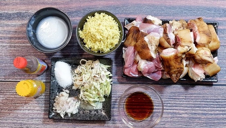Các nguyên liệu tươi ngon chuẩn bị cho cách nấu món rượu mận