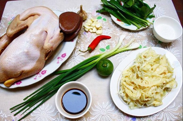 Chuẩn bị nguyên liệu cho món vịt nấu măng chua giải nhiệt