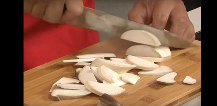 Các loại rau củ chuẩn bị cho món lẩu ghẹ chua cay