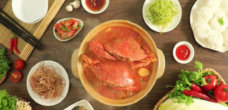 Món lẩu ghẹ kim chi hoàn thành, đẹp mắt và hấp dẫn