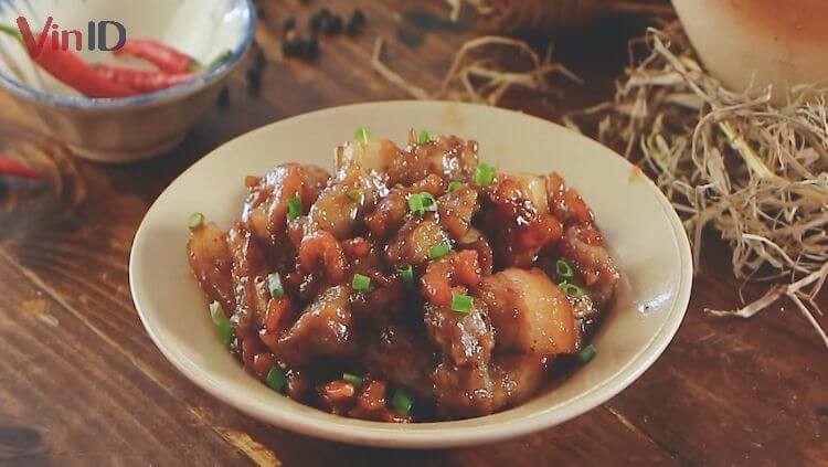 Món thịt kho tôm khô dai ngon, đậm đà hương vị