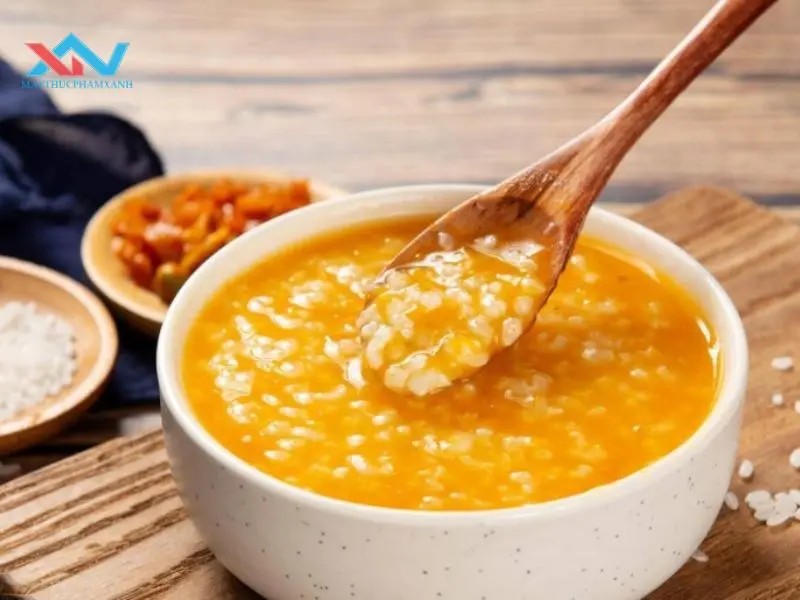 Đảm bảo vệ sinh an toàn thực phẩm trong cách xay thịt nấu cháo dinh dưỡng