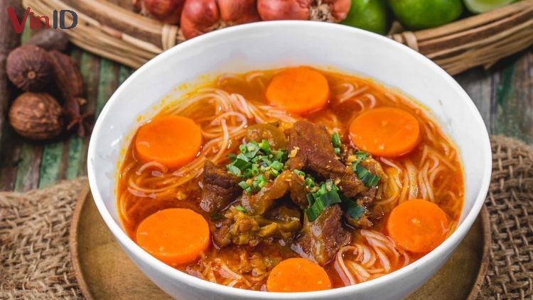 Món bò kho thơm ngon, đậm đà không dùng gói gia vị pha sẵn.