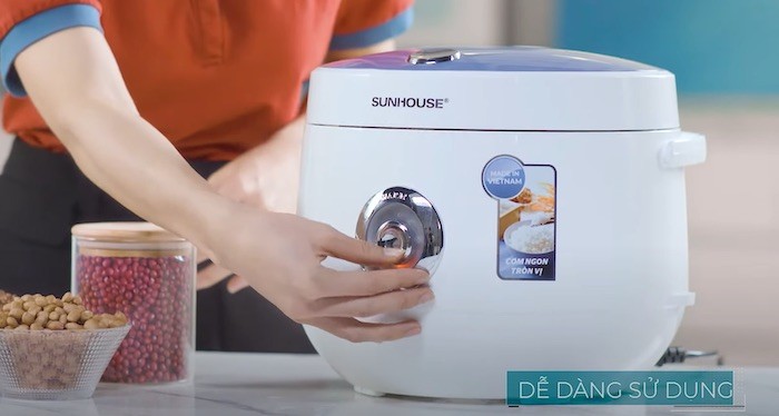 Hướng dẫn nấu xôi lá dứa bằng nồi cơm điện cơ đúng cách để xôi chín đều và dẻo