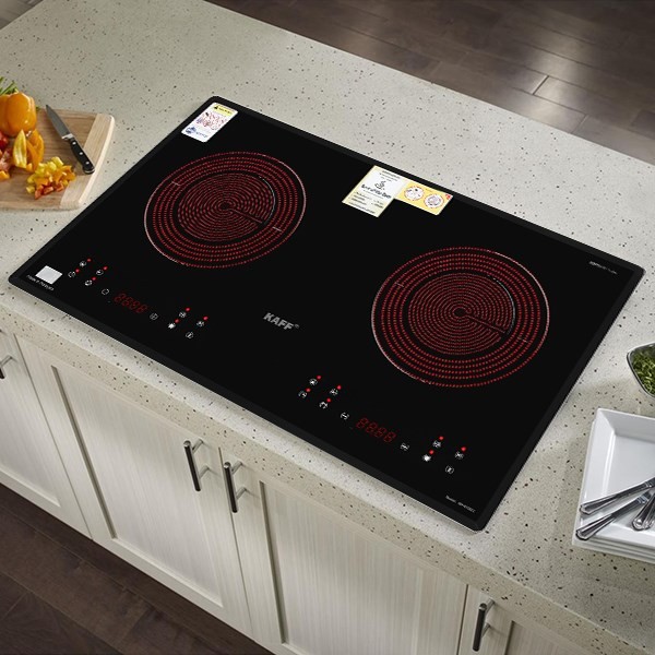 Bếp hồng ngoại đôi âm KAFF KF-073CC giúp việc chuẩn bị món canh bí đỏ chay trở nên chuyên nghiệp và nhanh chóng