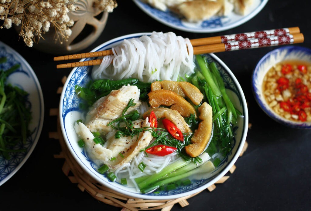 Cách làm bún cá biển thơm ngon đậm đà