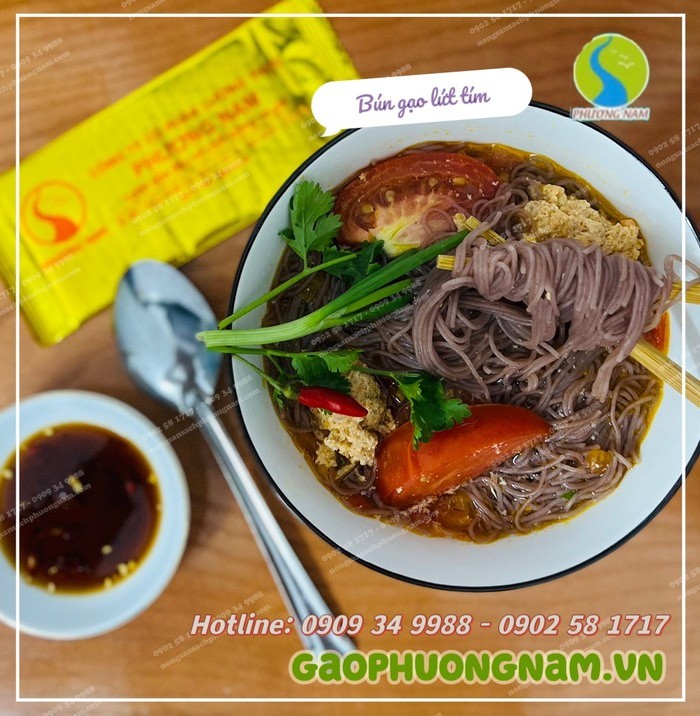 Bún gạo lứt tím với nước lèo riêu cua 