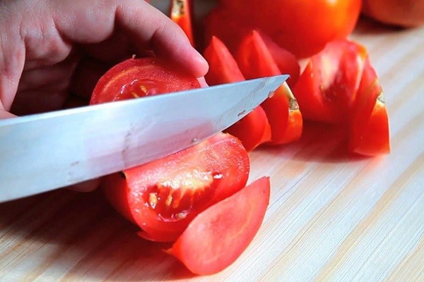 Cà chua cắt múi cau