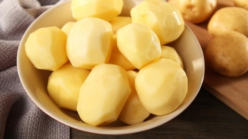Khoai tây đã rửa sạch, sẵn sàng chế biến các món canh thơm ngon