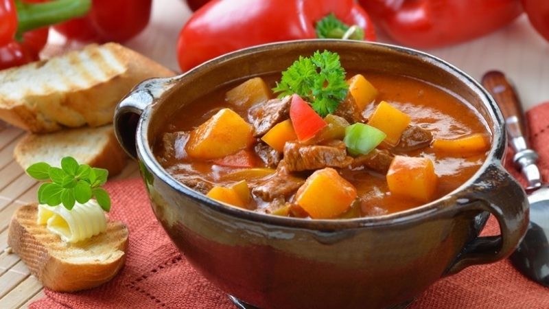 Món thịt bò kho đậm đà, mềm nhừ, thơm ngon sau khi hoàn thành