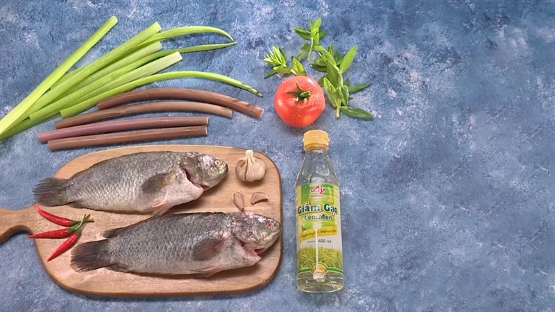 Nguyên liệu tươi ngon cho món canh cá rô bông súng dân dã