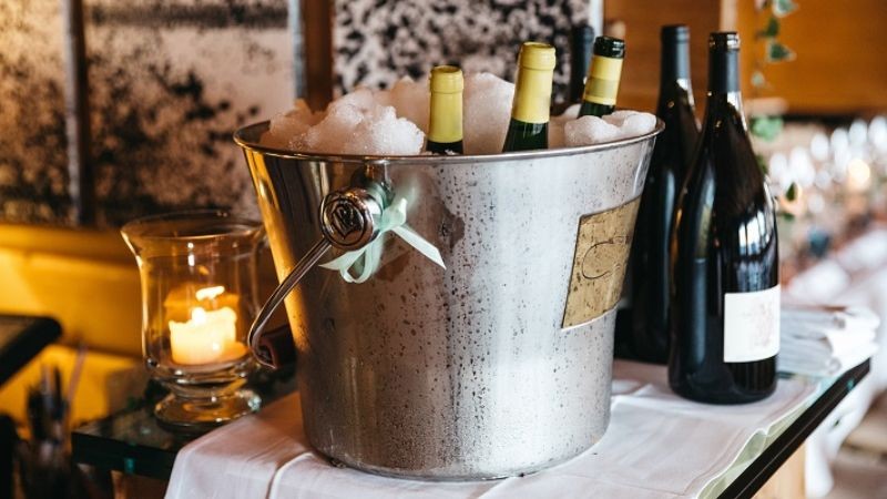 Kỹ thuật ướp lạnh giúp rượu nấu ăn thêm êm dịu và hài hòa