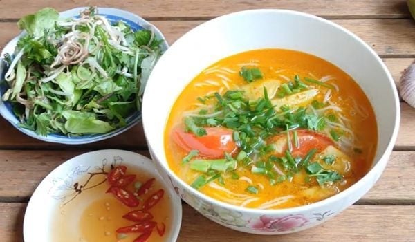 Các bước chế biến bún cá ngừ miền Trung đơn giản, dễ thực hiện