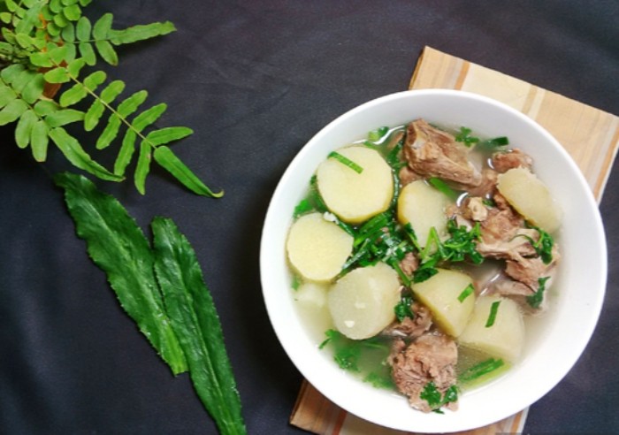 Bát canh củ từ nấu sườn nóng hổi, một cách nấu củ từ ngon thanh mát cho gia đình