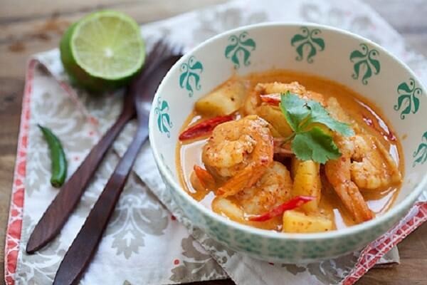 Món cà ri tôm Thái Lan thành phẩm hấp dẫn