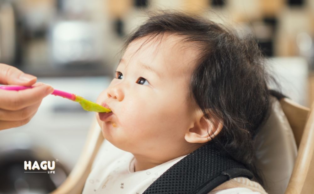 Không nên nêm gia vị khi nấu cháo cho trẻ 9-12 tháng tuổi