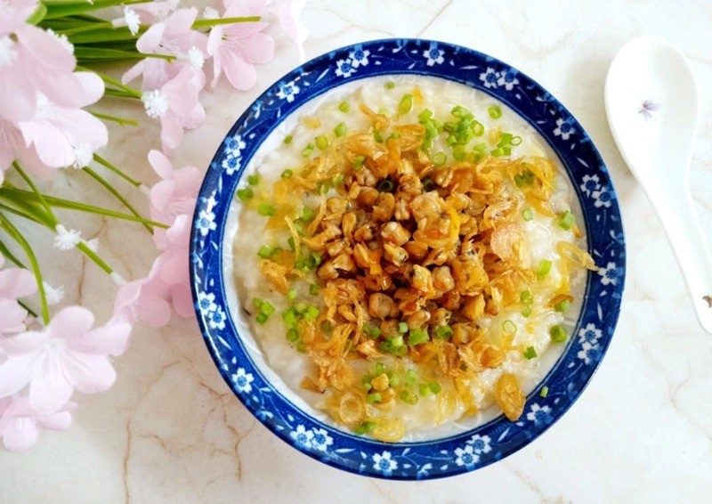 Hến chứa nhiều protein, sắt, kẽm giúp bé phát triển khỏe mạnh