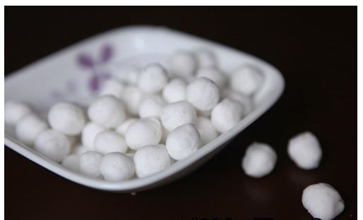 Nồi chè bắp dừa non đã sánh mịn và thơm lừng, sẵn sàng để múc ra bát và thưởng thức