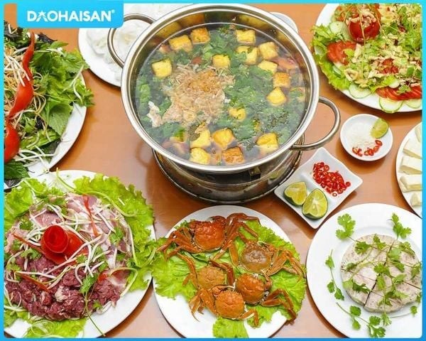 Món lẩu hải sản thập cẩm nóng hổi, thơm ngon sau khi áp dụng cách nấu lẩu đơn giản
