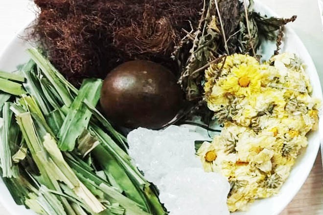 Nguyên liệu chuẩn bị cho cách nấu nước sâm bông cúc la hán quả