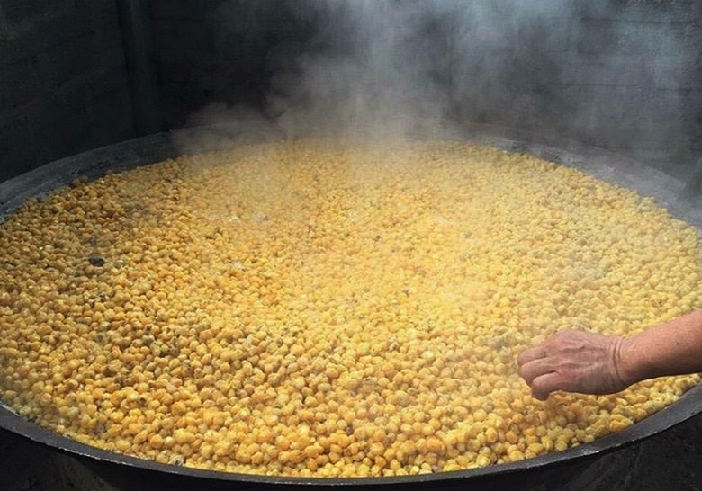 Quy trình trộn men lá cho cách nấu rượu ngô ngon