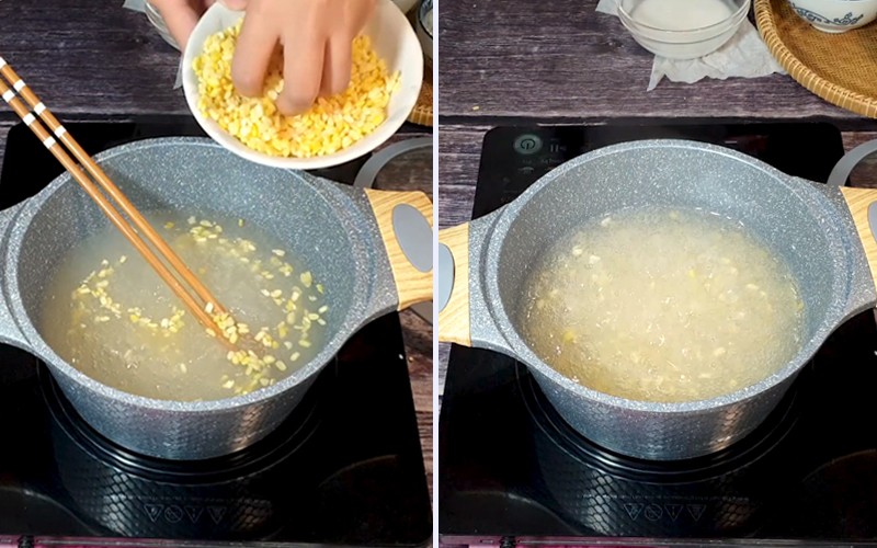 Nấu chè đậu xanh với bột năng và đường, khuấy đều để đạt độ sánh mịn cho món xôi chè