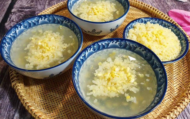 Món xôi chè thơm ngon, hấp dẫn sau khi hoàn thành và được trình bày đẹp mắt