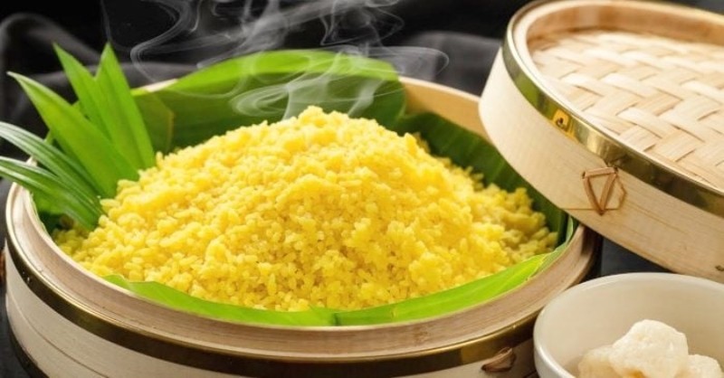 Món xôi đậu xanh nước cốt dừa nóng hổi