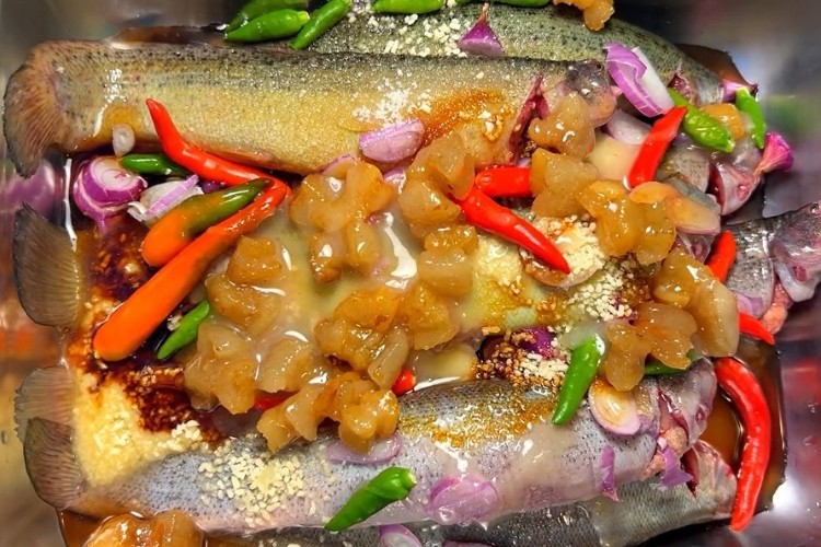 cá chạch đang ướp