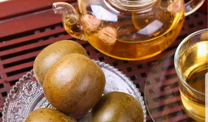 Cách bảo quản nước la hán quả trong chai thủy tinh sạch sẽ, đảm bảo hương vị và dinh dưỡng.