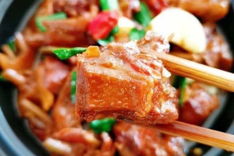 Bia tạo màu sắc và hương vị hấp dẫn cho món vịt hầm bia