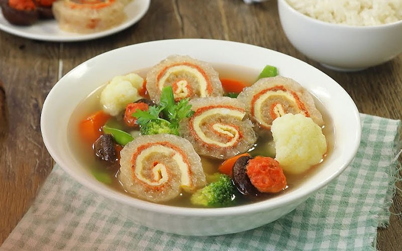 Thành phẩm canh bóng mọc ngũ sắc đẹp mắt, hương vị đậm đà