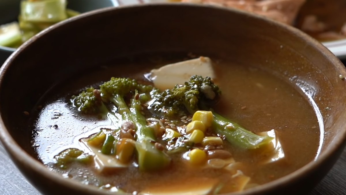 Canh đậu tương cá hồi