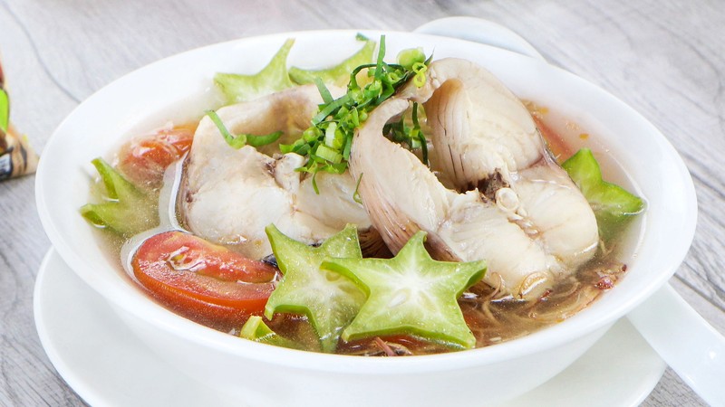 Món canh cá khế chua nóng hổi đã hoàn thiện