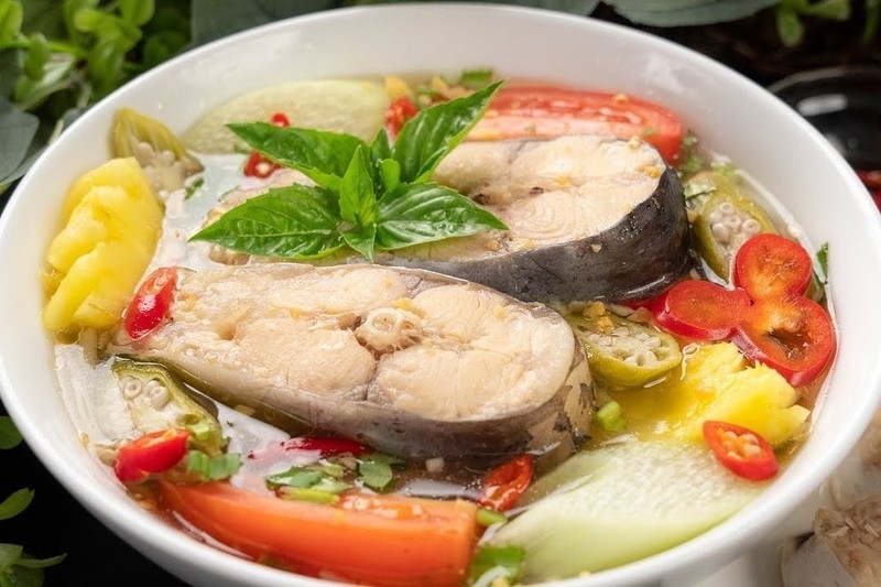 Món canh chua rau nhút cá trê đậm đà hương vị đồng quê