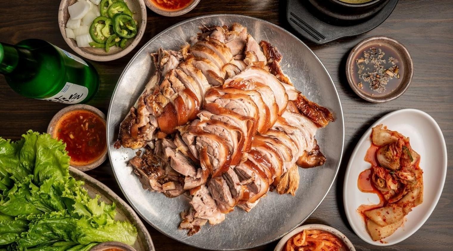 Chân giò hầm sốt cay Hàn Quốc độc đáo, cay nồng kích thích vị giác