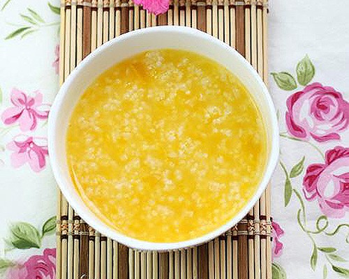 Cách nấu cháo yến mạch bí đỏ cho bé yêu