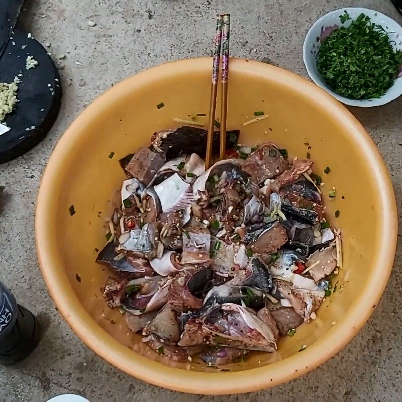 Ướp cá tra hành gừng