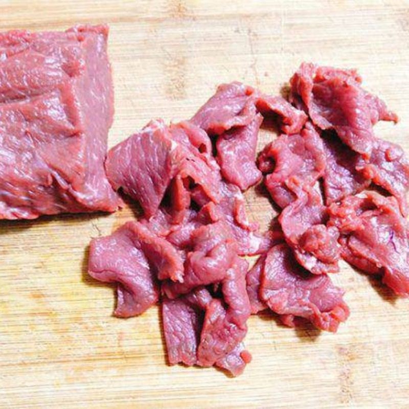 Nguyên liệu đã chuẩn bị cho món canh càng cua thịt bò