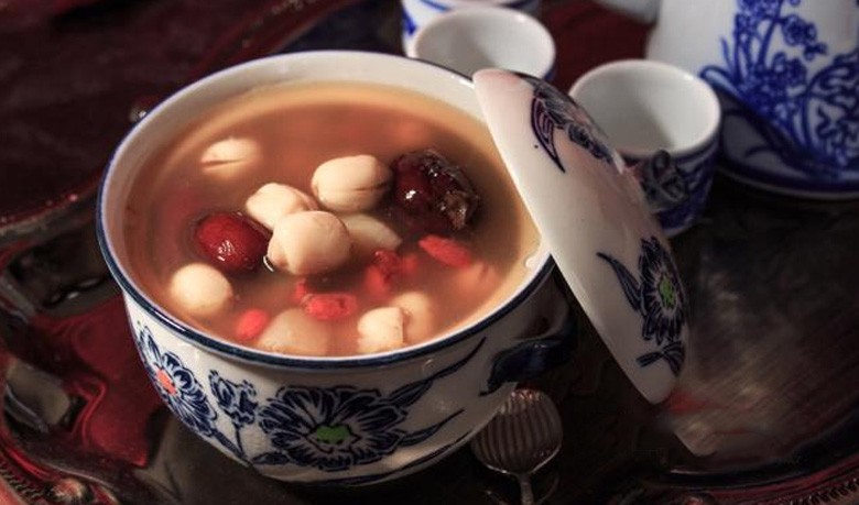 Bát chè táo đỏ củ năng hạt sen thanh mát đã hoàn thành