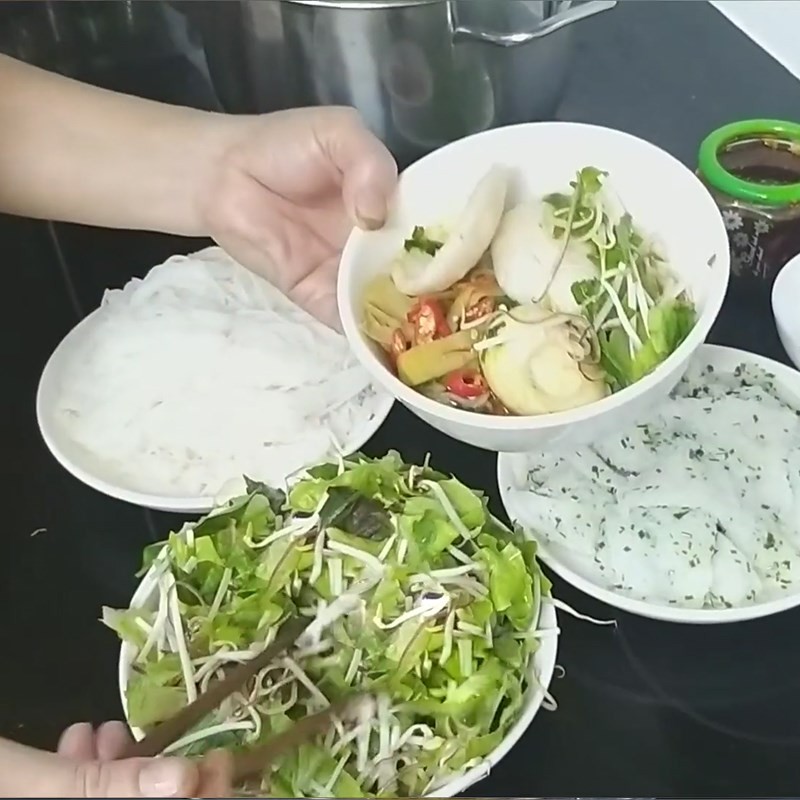 Tô bún cua thối - bún mắm cua Gia Lai đã hoàn thành, sẵn sàng thưởng thức