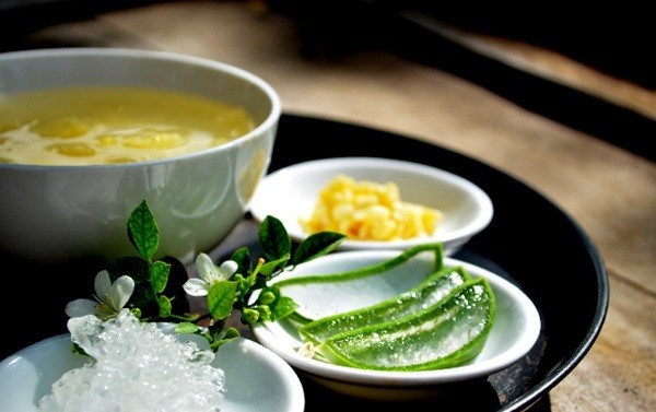 Chén chè yến đậu xanh thơm ngon, bổ dưỡng giúp thanh nhiệt cơ thể