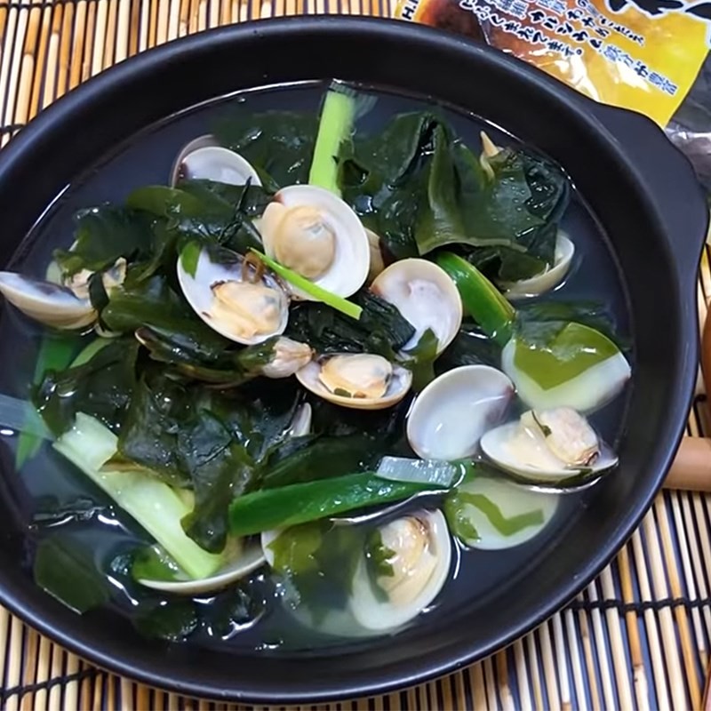 Canh rong biển nấu ngao đã hoàn thành
